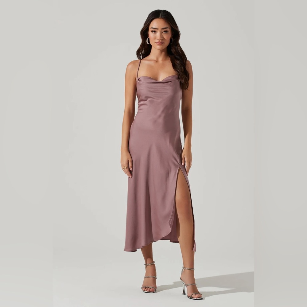 ASTR Gaia midi dress- mauve brand new